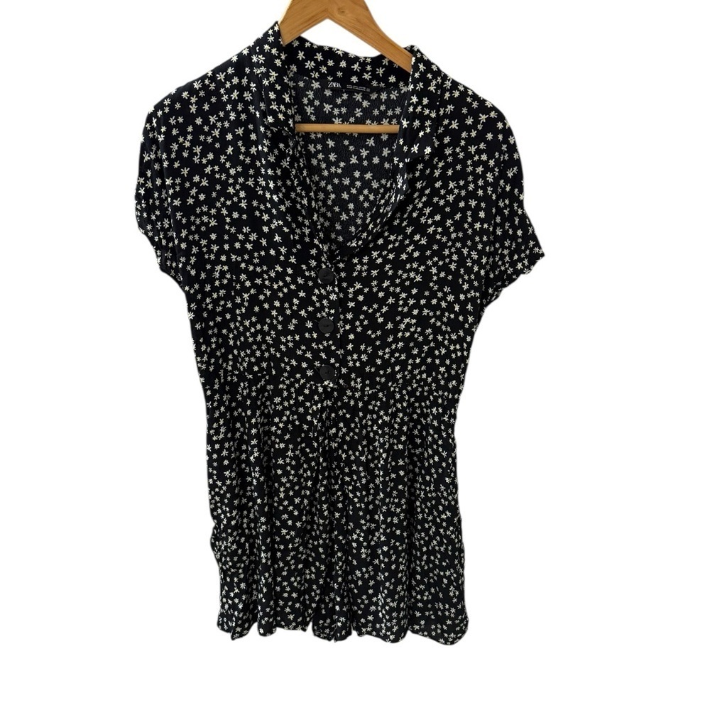 Zara Black and White Flowered Size L 3 buttons Mini dress Casual FunDay Beach